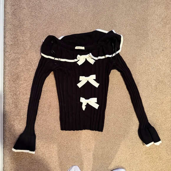 Illa illa bow off the shoulder top - Picture 3 of 4